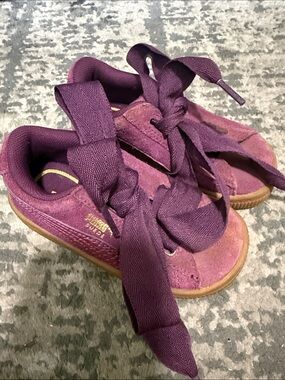 Puma Kids Suede Heart Sneakers in Deep Plum